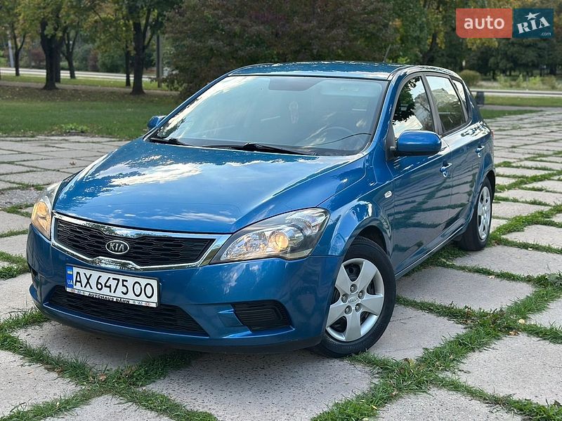 Хэтчбек Kia Ceed 2009 в Харькове