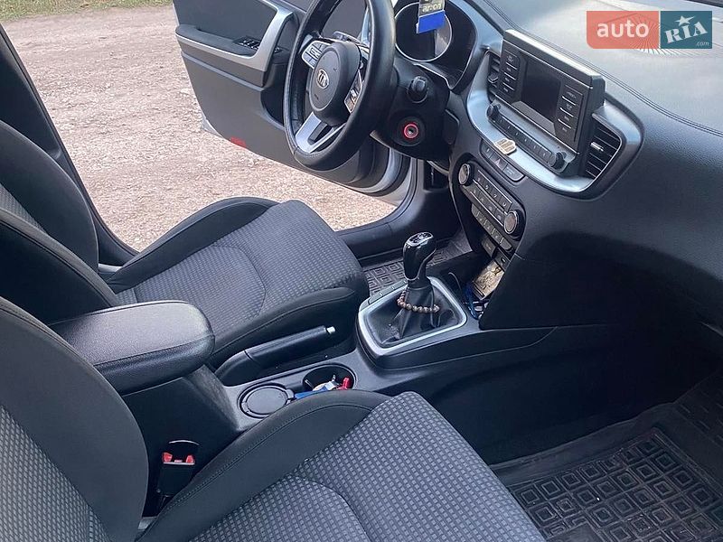 Универсал Kia Ceed 2021 в Хмельницком