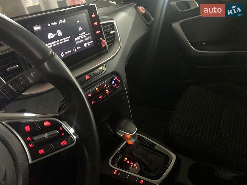 Хетчбек Kia Ceed 2022 в Києві