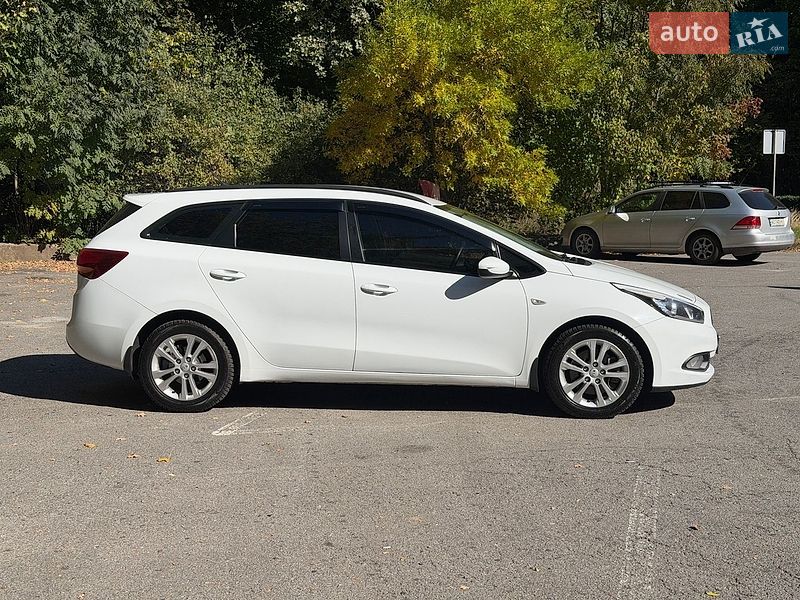 Універсал Kia Ceed 2013 в Полтаві фото 3 Універсал Kia Ceed 2013 в Полтаві