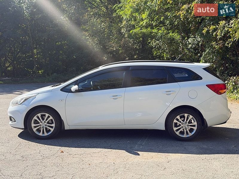 Універсал Kia Ceed 2013 в Полтаві фото 4 Універсал Kia Ceed 2013 в Полтаві
