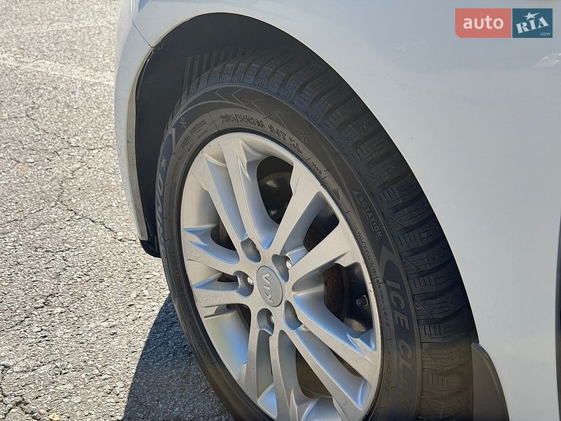 Універсал Kia Ceed 2013 в Полтаві фото 9 Універсал Kia Ceed 2013 в Полтаві