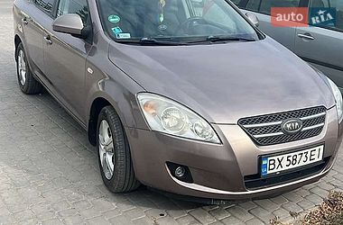 Универсал Kia Ceed 2008 в Чемеровцах