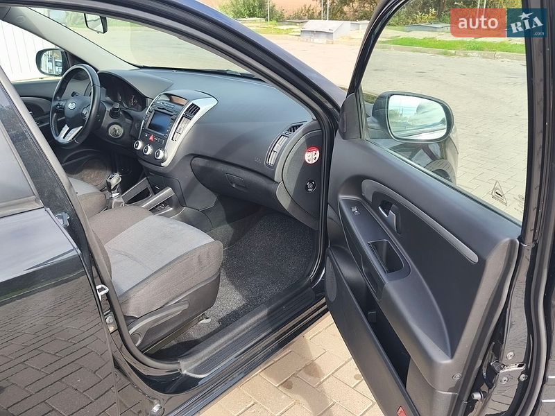 Універсал Kia Ceed 2009 в Локачах