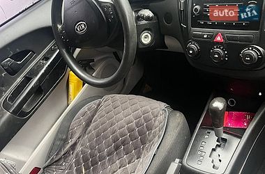Хэтчбек Kia Ceed 2008 в Киеве