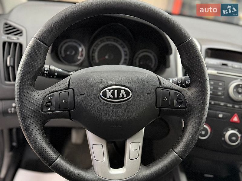 Универсал Kia Ceed 2010 в Луцке
