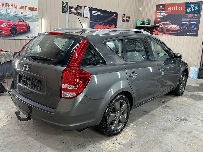 Универсал Kia Ceed 2010 в Луцке