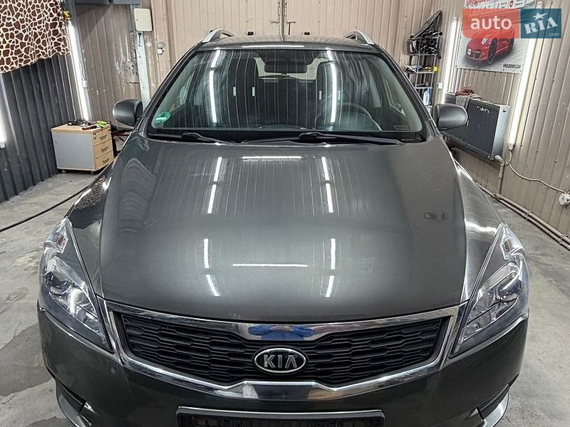 Универсал Kia Ceed 2010 в Луцке