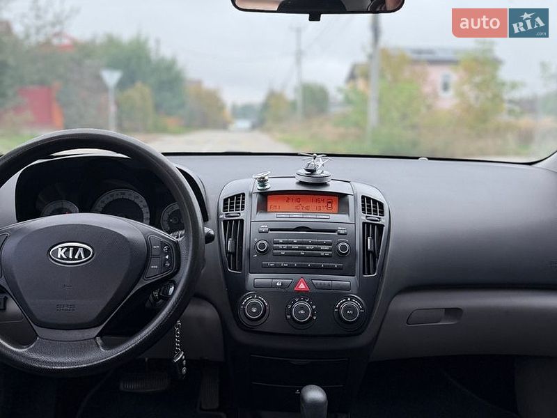 Хэтчбек Kia Ceed 2008 в Киеве