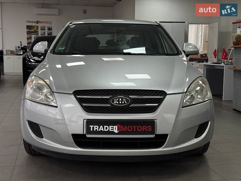Хэтчбек Kia Ceed 2007 в Киеве