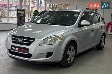 Хэтчбек Kia Ceed 2007 в Киеве