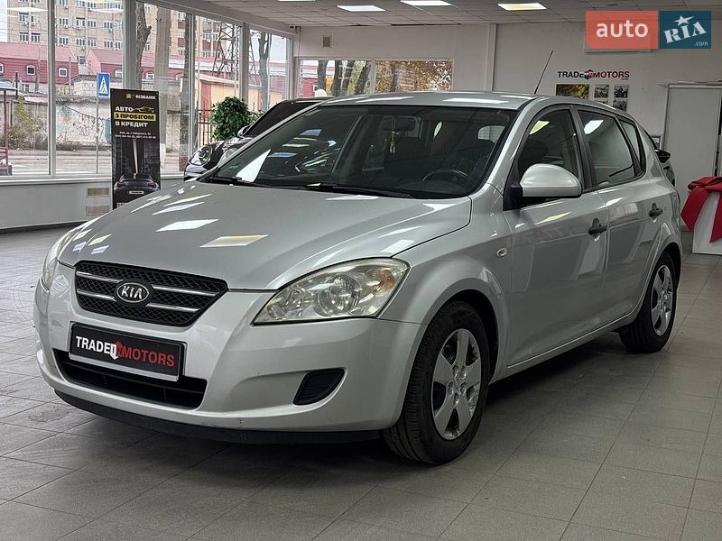 Хэтчбек Kia Ceed 2007 в Киеве