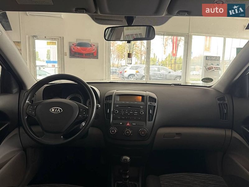 Хэтчбек Kia Ceed 2007 в Киеве
