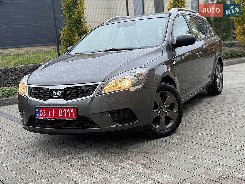 Универсал Kia Ceed 2010 в Луцке