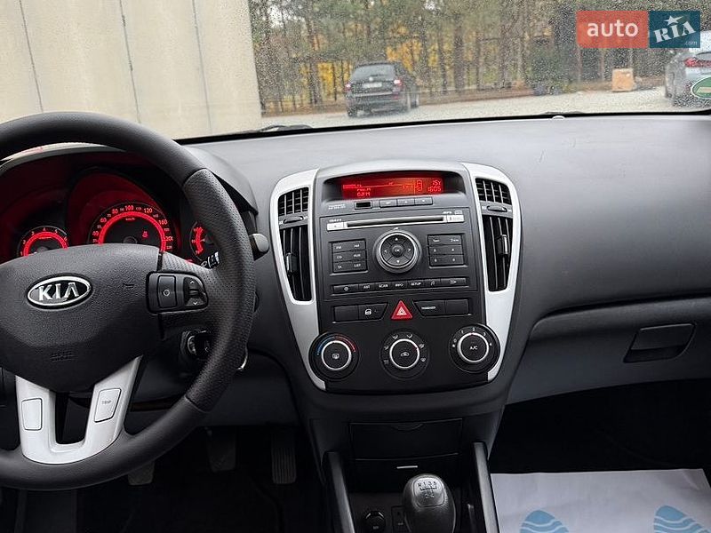 Универсал Kia Ceed 2010 в Луцке
