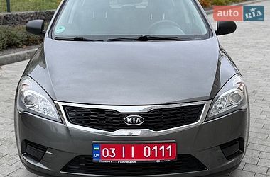 Универсал Kia Ceed 2010 в Луцке