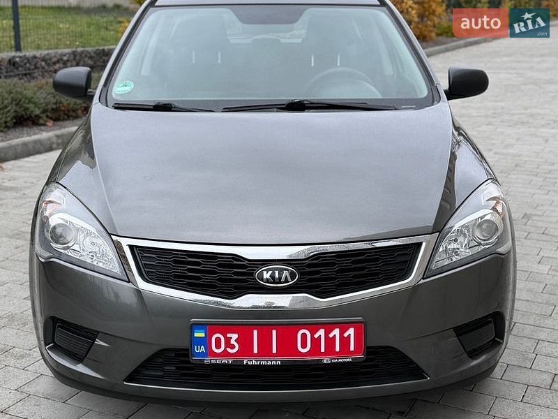 Универсал Kia Ceed 2010 в Луцке