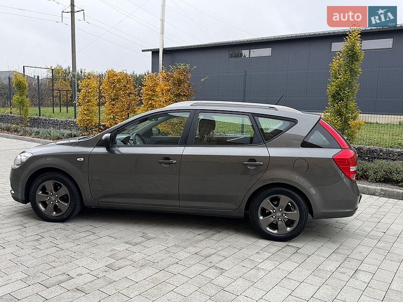 Универсал Kia Ceed 2010 в Луцке