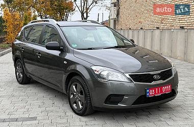 Универсал Kia Ceed 2010 в Луцке