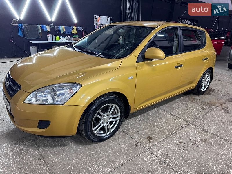 Хетчбек Kia Ceed 2008 в Харкові