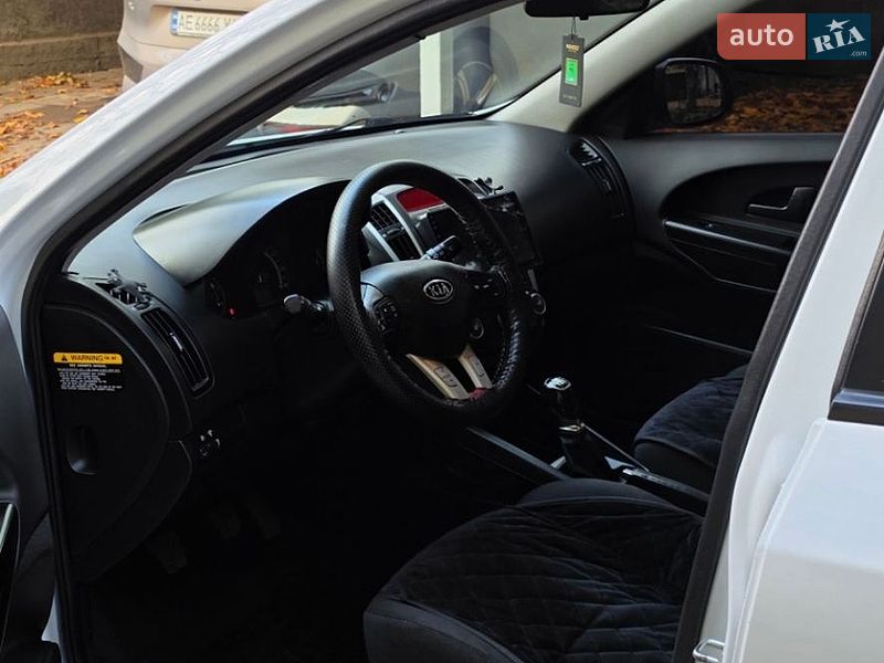 Универсал Kia Ceed 2011 в Днепре