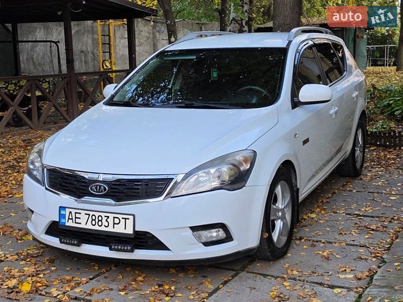 Универсал Kia Ceed 2011 в Днепре