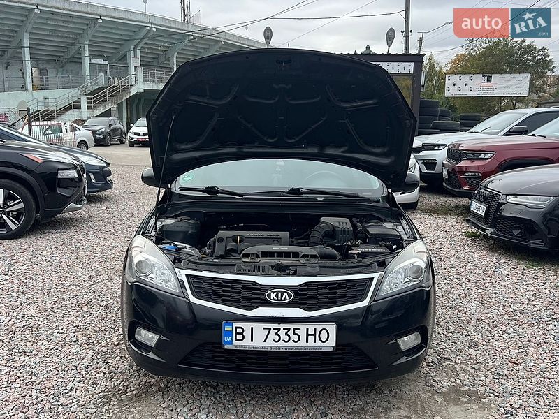Хетчбек Kia Ceed 2012 в Полтаві