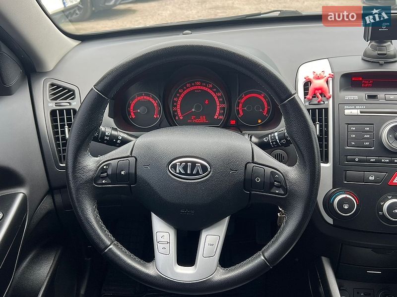 Хетчбек Kia Ceed 2012 в Полтаві