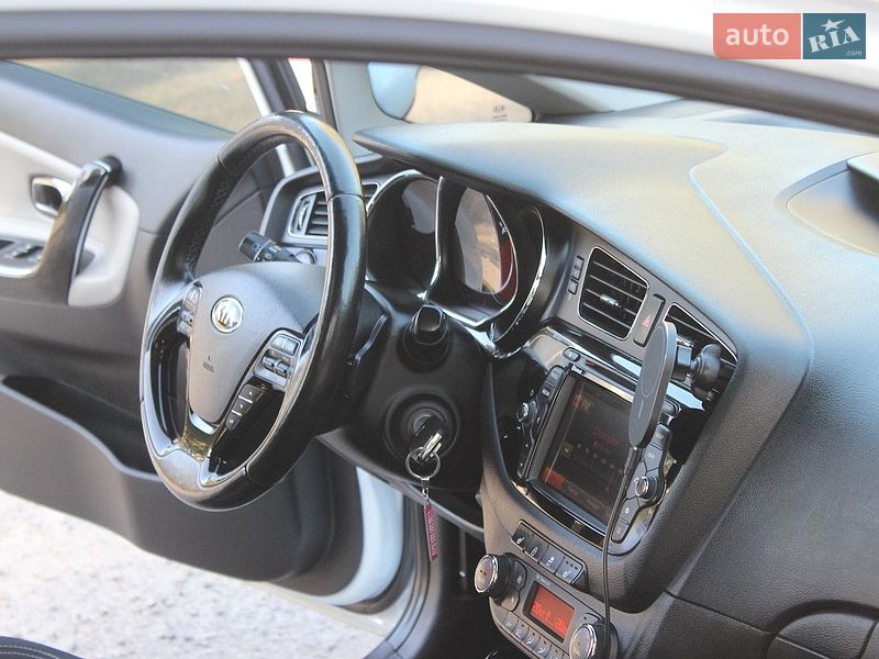 Універсал Kia Ceed 2013 в Дніпрі