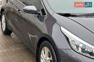 Хетчбек Kia Ceed 2012 в Чорткові