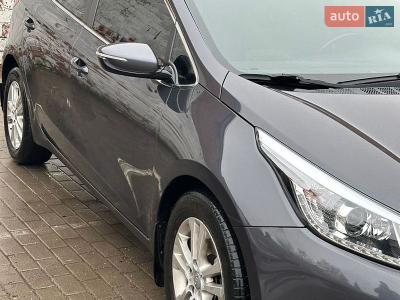Хетчбек Kia Ceed 2012 в Чорткові
