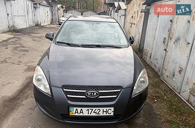 Хэтчбек Kia Ceed 2008 в Киеве