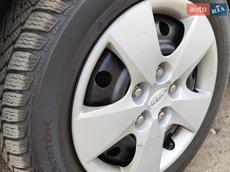 Хэтчбек Kia Ceed 2008 в Чернигове