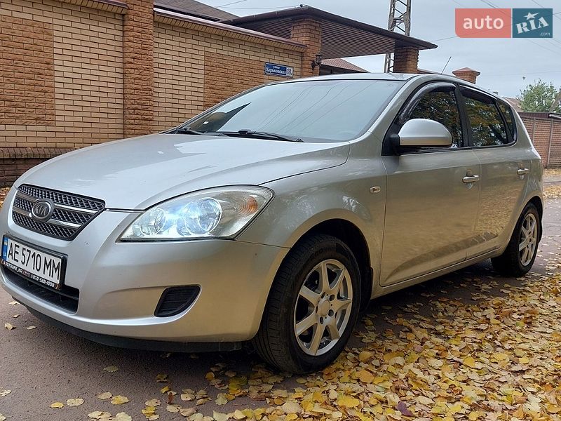 Хэтчбек Kia Ceed 2007 в Кривом Роге