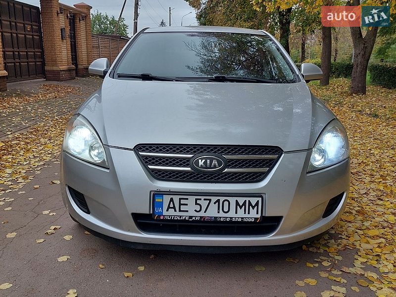 Хэтчбек Kia Ceed 2007 в Кривом Роге
