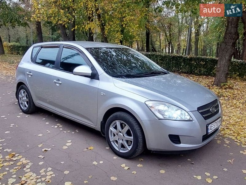 Хэтчбек Kia Ceed 2007 в Кривом Роге