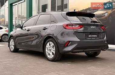 Хэтчбек Kia Ceed 2023 в Киеве