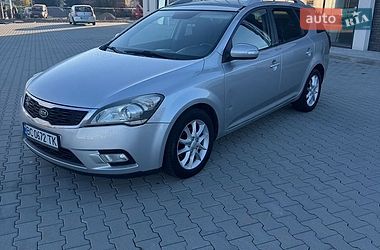 Универсал Kia Ceed 2011 в Хусте