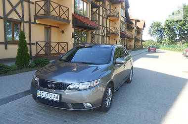 Седан Kia Cerato 2010 в Луцке