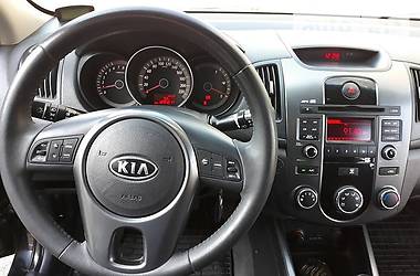 Седан Kia Cerato 2010 в Одесі