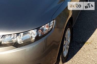 Седан Kia Cerato 2010 в Донецке