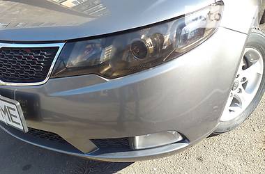 Седан Kia Cerato 2011 в 