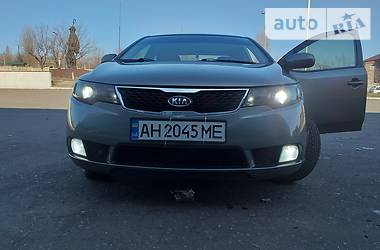 Седан Kia Cerato 2011 в 