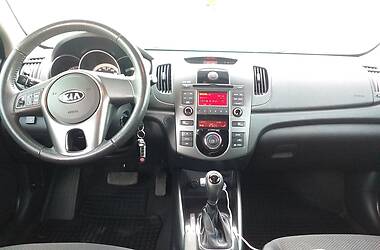 Седан Kia Cerato 2011 в 