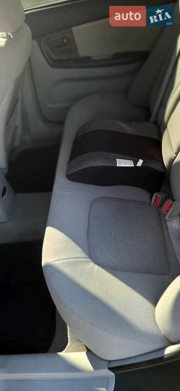 Седан Kia Cerato 2005 в Ужгороде