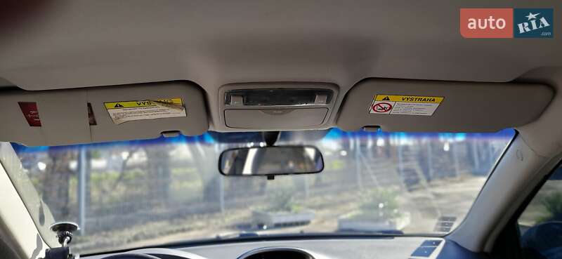 Седан Kia Cerato 2005 в Ужгороде