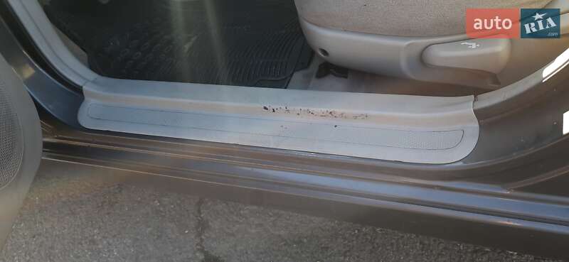 Седан Kia Cerato 2005 в Ужгороде