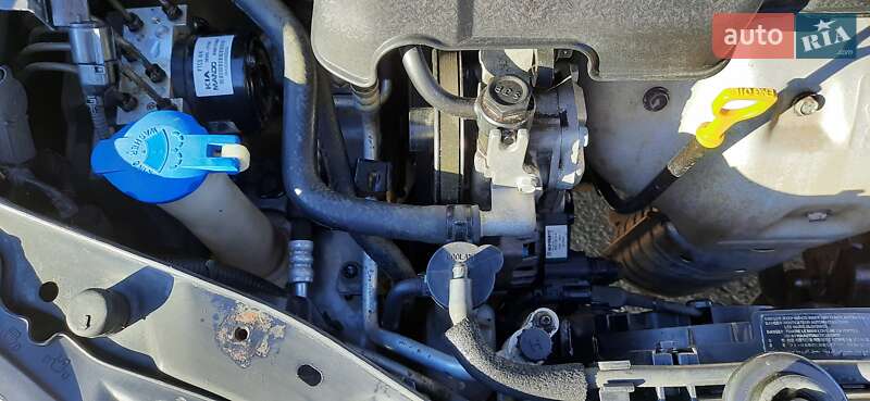 Седан Kia Cerato 2005 в Ужгороде