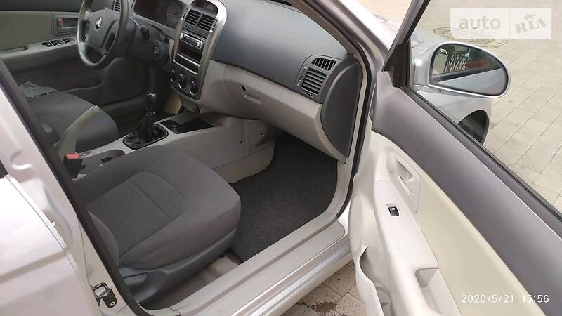 Хетчбек Kia Cerato 2006 в Дубні