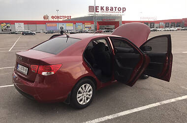 Седан Kia Cerato 2010 в 